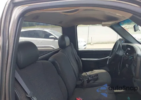 2000 Chevrolet Silverado 1500 from USA, damaged, VIN 1GCEC14VXYZ173296